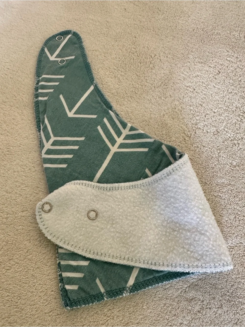 🦋(4) Baby Bandana Bibs